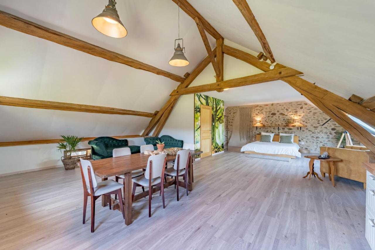 Villa Domaine Les Reprilles**** à Chiddes Extérieur photo