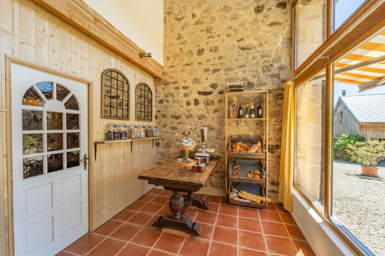 Villa Domaine Les Reprilles**** à Chiddes Extérieur photo